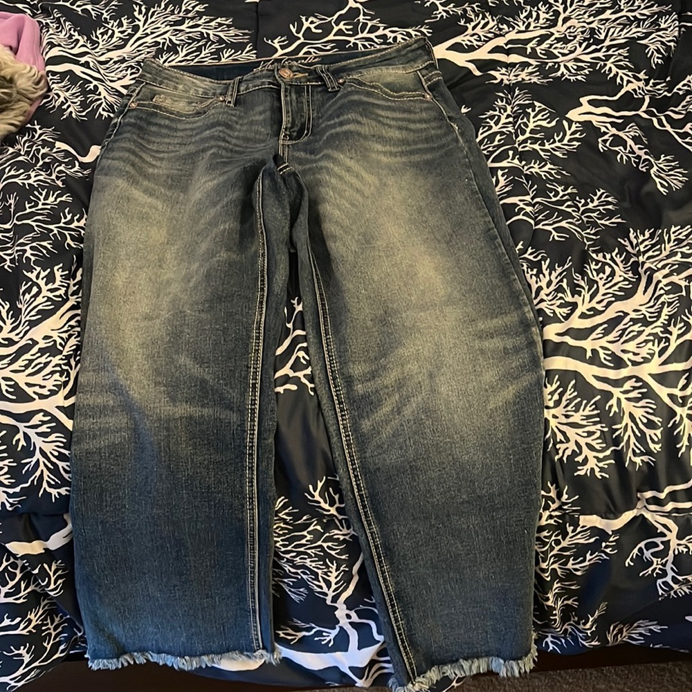 Blue wedgie straight size 6 jeans. Hardly ever worn.